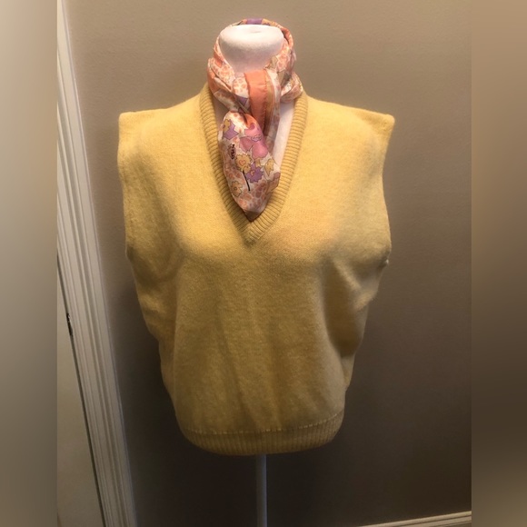 Vintage 1990s-Y2K Jantzen Pullover Vest Yellow Size Large + Bonus Vtg Scarf - Picture 2 of 14